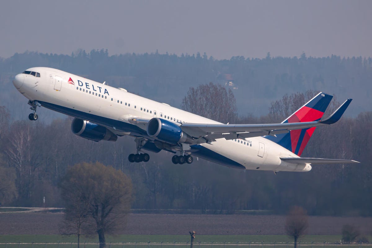 Aeroplano de Delta Air Lines Boeing 767 en el aeropuerto de Munich