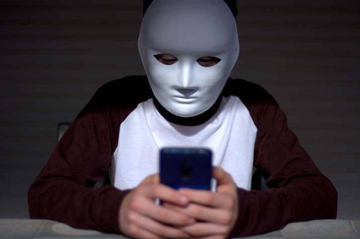 seguridad-en-linea-gettyimages-1148031053.jpg
