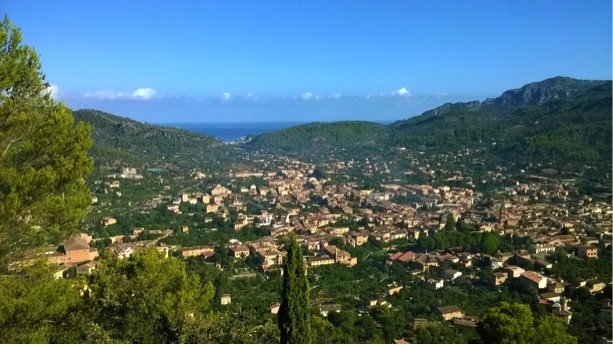 Vista de Mallorca- Mike McDowall - Nómada digital Trabajando en la nube