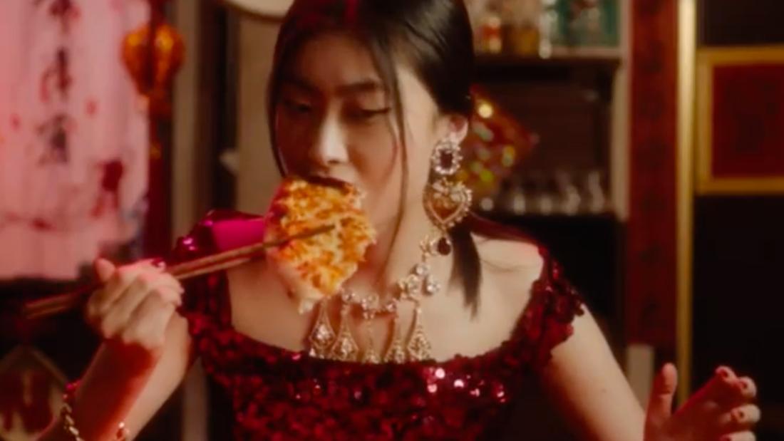 Dolce & Gabbana Chinese Video Pizza Palillos
